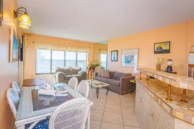 Image de Oceanview 1 Bedroom Condo - Spacious with Awesome Views! Palace Resort 1009 - Sleeps 4 guests