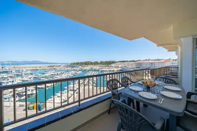 Image de Selene : Appartement rénové sur le port