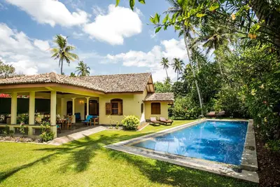 Image de 2 bedroom luxury villa with private pool - 1 minute walk to the beach