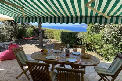 Image de Newly renovated vacation home with sea views close to the beach