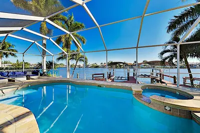 Image de Villa Lago Vista - Waterfront Gem w/ Gulf Access