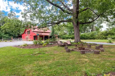 Image de Renovated Charming Barn in Historic Roswell