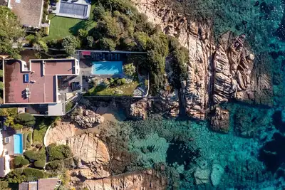 Image de Villa 5 chambres, pieds dans l'eau, accès plage