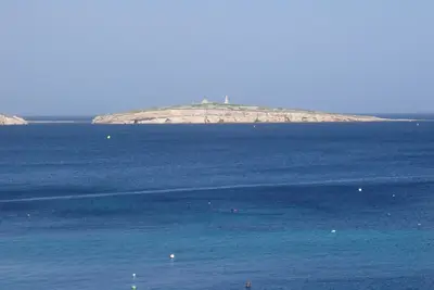 Image de The Sea across the Road, Flat 3