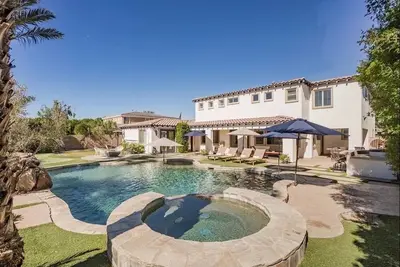 Coachella Villa - Xl Pool and Spa - Big Outdoor Space - Resort-like Amenities
