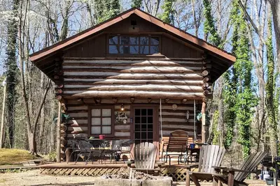 Image de \"The Hawk Nest\" cabin on Tims Ford Lake