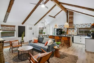 Image de Hembree Hollow~ a cheerful home with boho vibes!