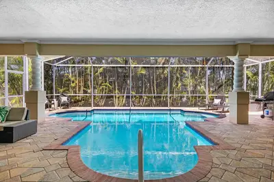 Image de Villa Amore - Fully-fenced electric-heated oversized pool home w/lots of privacy - Swfl Rentals