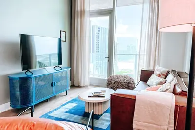 Image de 29th Floor Rainey St. Condo in Downtown Austin w/Rooftop Pool & Patio