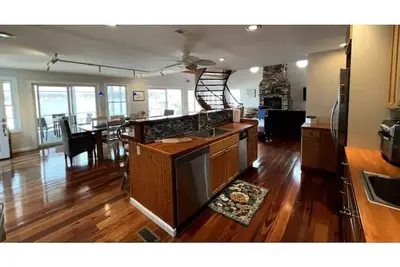 Image de Annapolis Waterfront Oasis with Pool, Hot Tub & Piers with L2 Ev Charger