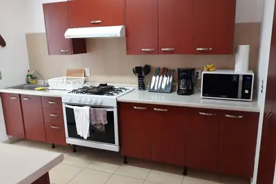 Image de A1* Cheerful, cozy 3 bedroom 2. 5 bath townhouse