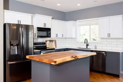 Image de Bright 3 Bedroom Home with Home Theater