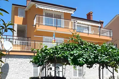 Image de Appartement de vacances avec terrasse, mobilier moderne