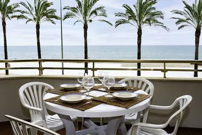 Image de Confortable appartement pour 7 personnes avec climatisation, Wifi, Tv, balcon et parking