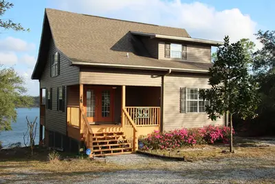 Image de Secluded Lakehouse on 100-acre Spring-fed Lake