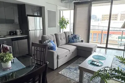 Image de Executive 2 bed Condo King bed great Location downtown with laundry