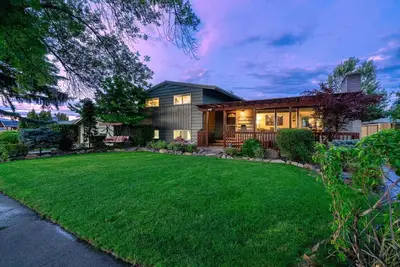 Image de Cozy & Quiet with Saddlerock Views