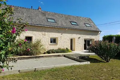 Image de Gîte de charme rénové avec jardin clos, baignoire balnéo et proche d'Angers