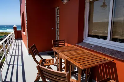 Image de Right on the beach, perfect for families.