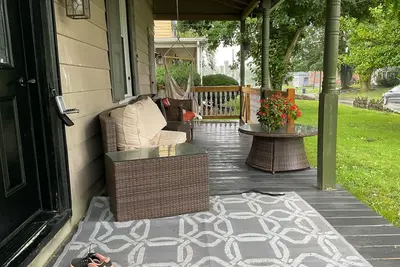 Image de Country Home In the midst of Amish farm neighborhood with water bounce house