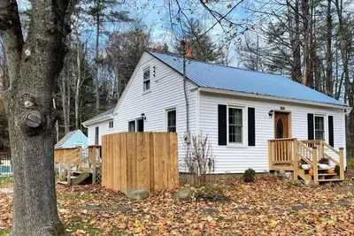 Image de Cozy Cottage with Pool / Hot Tub! Room to park boat