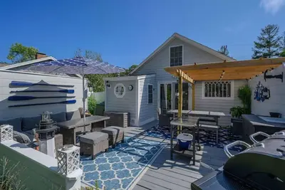 Image de Hyannis Cape Escape: Sand, Sea, & Main Street Fun Rpam042