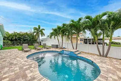 Image de Salty Sea Life - Canal Pool Home-Just 5 Min to Anna Maria Island - By Island Rea