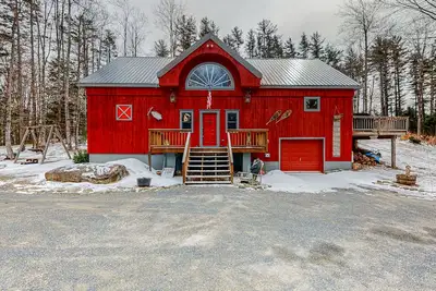 Image de Secluded home with deck, hot tub, wood-burning fireplace, fast WiFi - great view