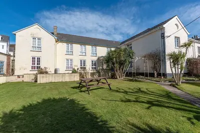 Image de Barton House - Quatre Chambres Maison, Couchages 8