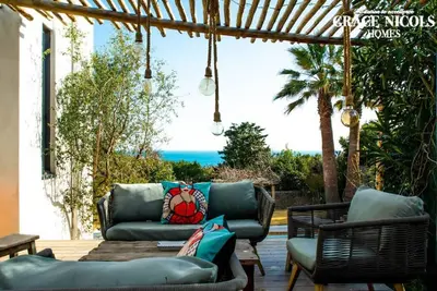 Image de Stunning contemporary villa just a few steps from the beach