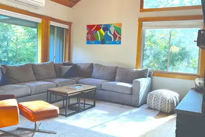 Image de Summertime! ! ! Beautifully updated condo in White Mountains, Overlooking Loon!