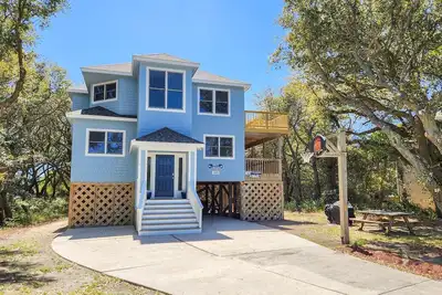 🏖️ 5br Oceanside home with Hot Tub and Dogs Allowed 🏖️