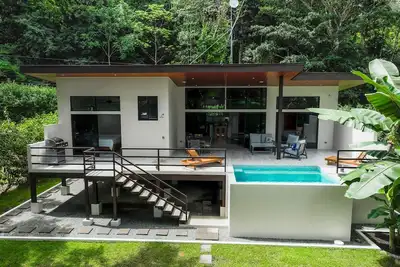 Image de Secluded Luxury Rainforest Villa on the Baru River close to Dominical Beach!