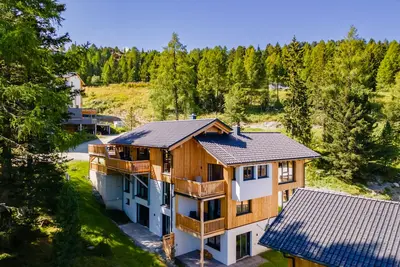 Image de Chalet luxueux avec sauna, près des pistes