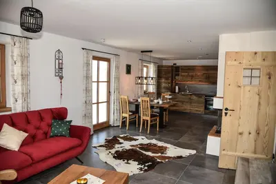 Image de Cozy holiday chalet with top facilities - Hausen on the ground floor - near Chiemsee