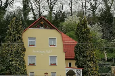 Image de Cozy vacation apartment in country house style on the Elbe slope