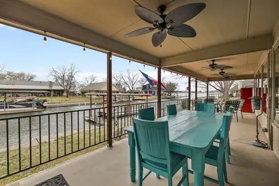 Image de Diamond On The Water-kayaks, fire pit and fishing!