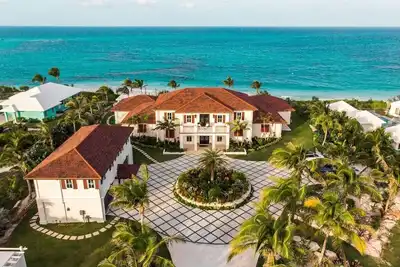 Image de New 8000 Sf Ultra-Luxury Beachfront Estate w/Htd P
