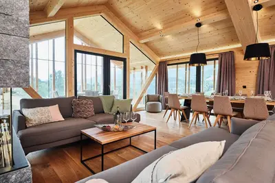 Premium Chalet with 5 bedrooms and sauna & pool