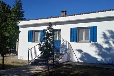 Image de Cozy house in the countryside.