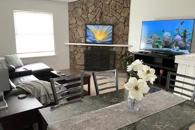 Image de Denver nice and clean 2bdr, great location close to I-25. Free parking & Wifi