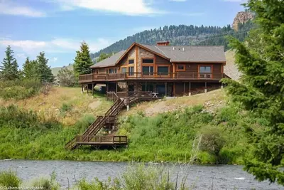 Image de Madison Bend River House -Top Floor-