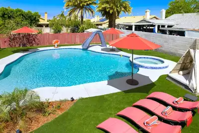 Game Room W/Karaoke, Full Basketball/Pickleball Ct, Huge \nPool, Spa& Waterslide