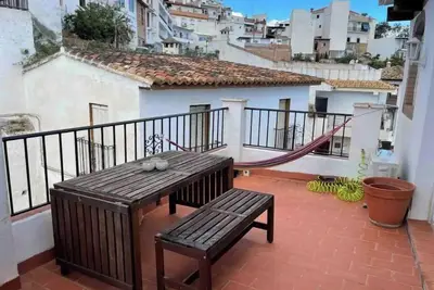 Image de Spacious studio with private terrace shared bathroom