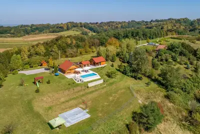 Image de Belle maison Ă Lovrecan avec sauna