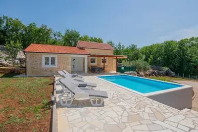Image de Maison confortable Ă Poljica avec.