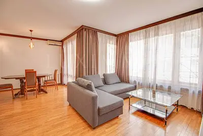 Image de 2/2 loft at the Bulgarian Champs Elysees St