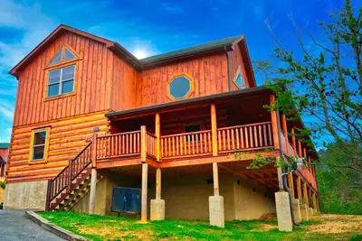 Image de Smokies Cabin-Indoor Pool & Hot Tub, Sunset View, Near Dollywood & Pigeon Forge