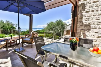 Charming Villa Nikolina with Pool