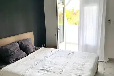 Maison familiale chaleureuse au cœur de l’île aux fleurs
